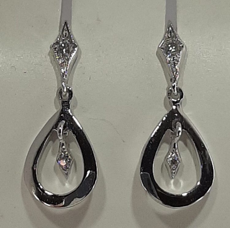 Boucles d’oreilles diamants en or blanc 18k modèle Eugénie